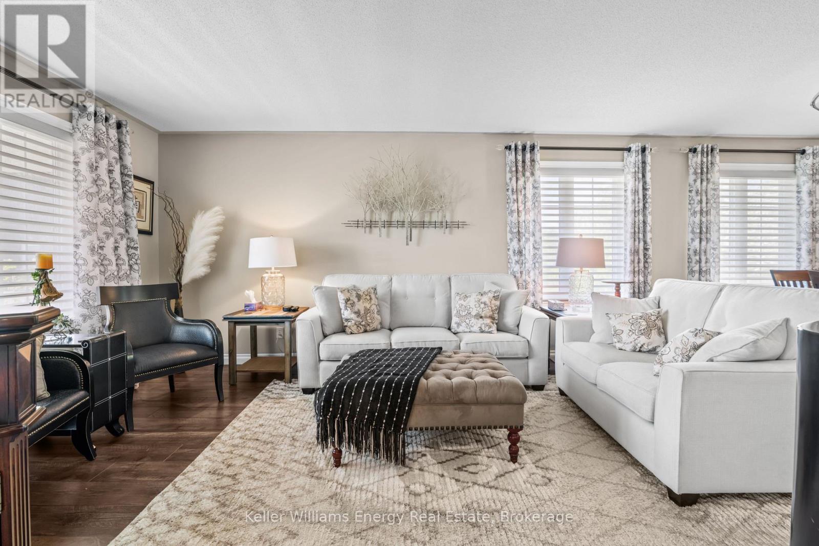 18 APPLEWOOD DRIVE - 5