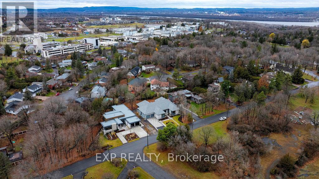 26 CLOVELLY ROAD W - 16