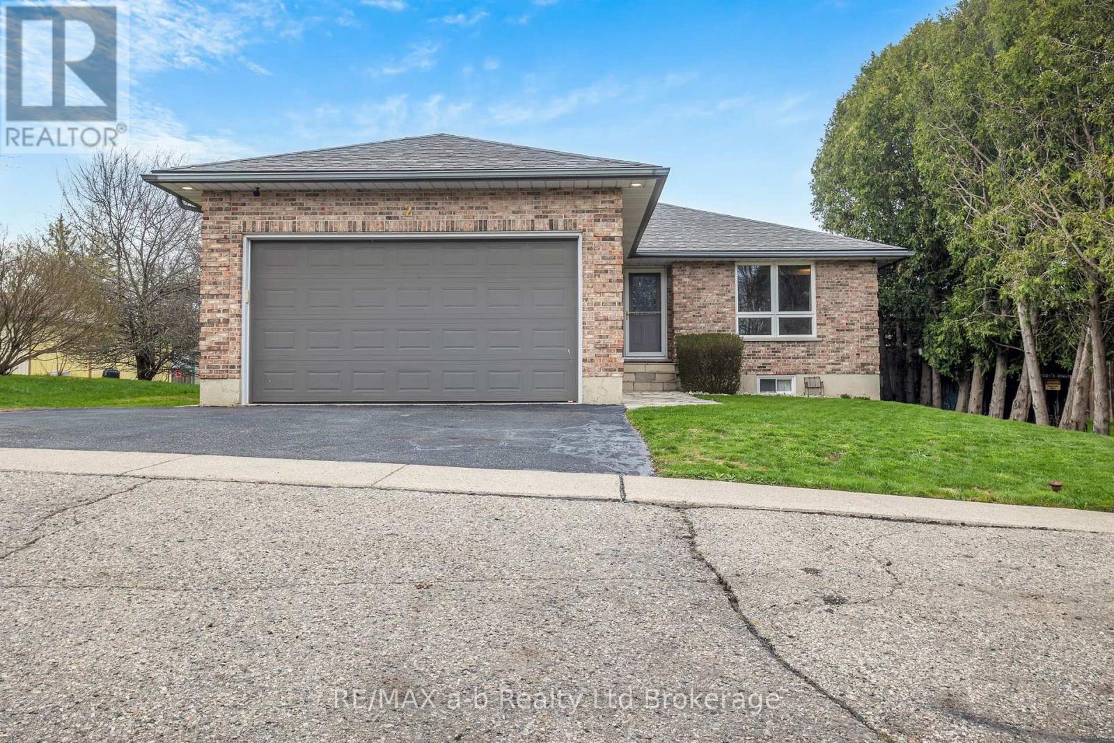 2 PALMER STREET W - 1