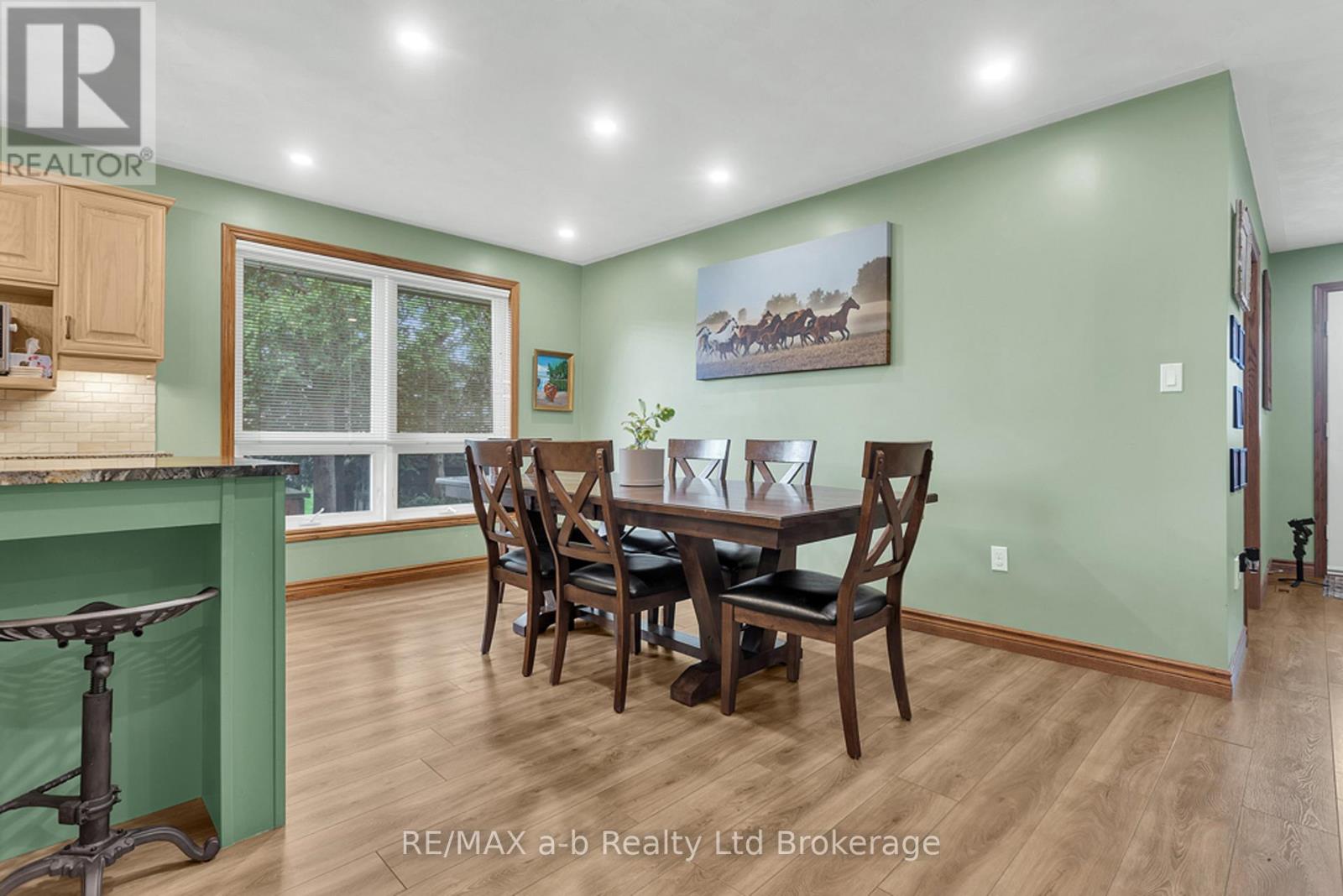 2 PALMER STREET W - 5