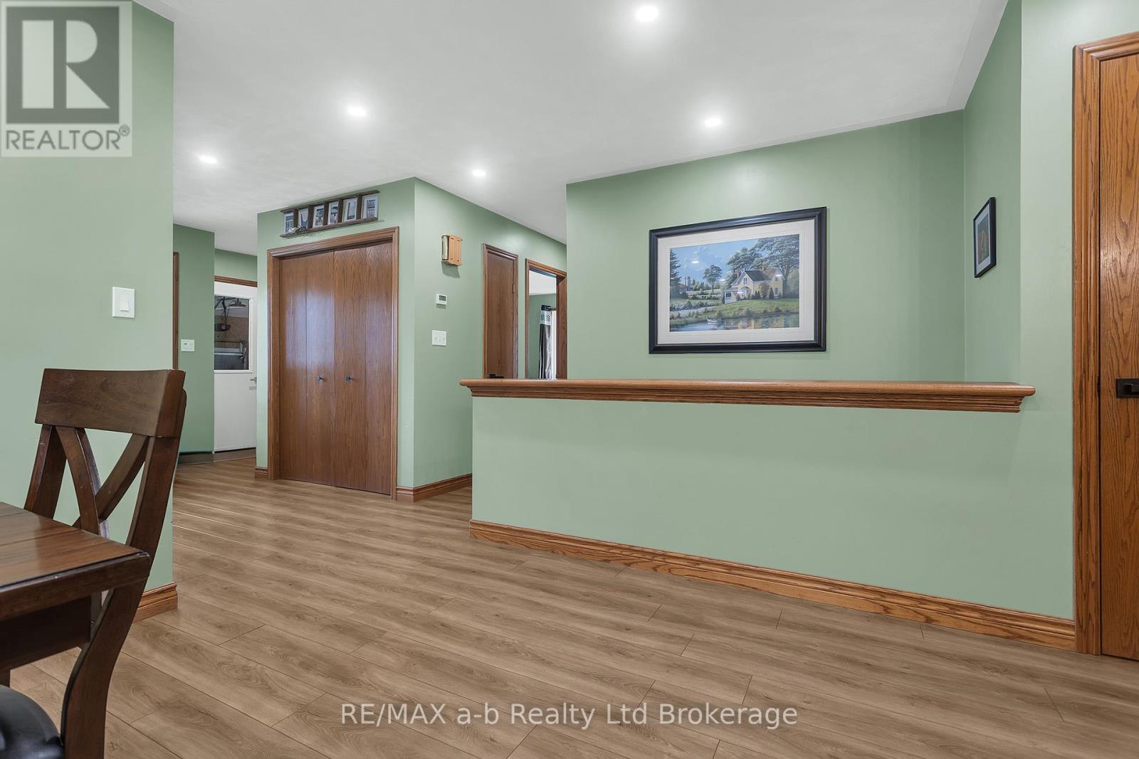 2 PALMER STREET W - 6