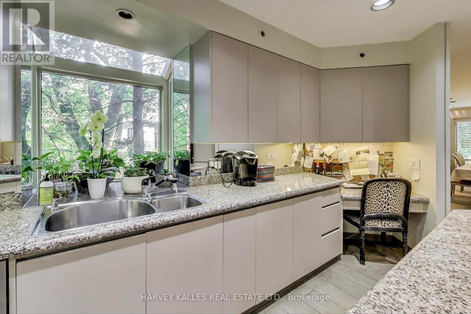 103 VESTA DRIVE - 16