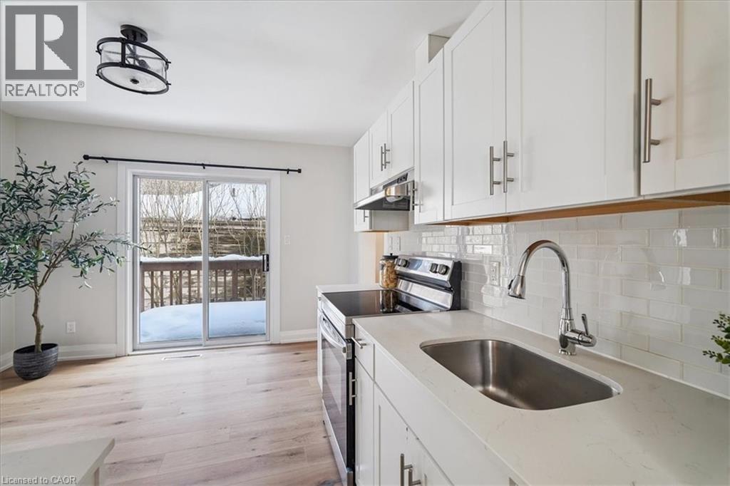 135 DEANE Avenue - 11