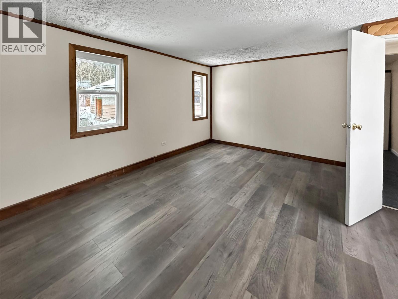 311 WATERFRONT Avenue - 18