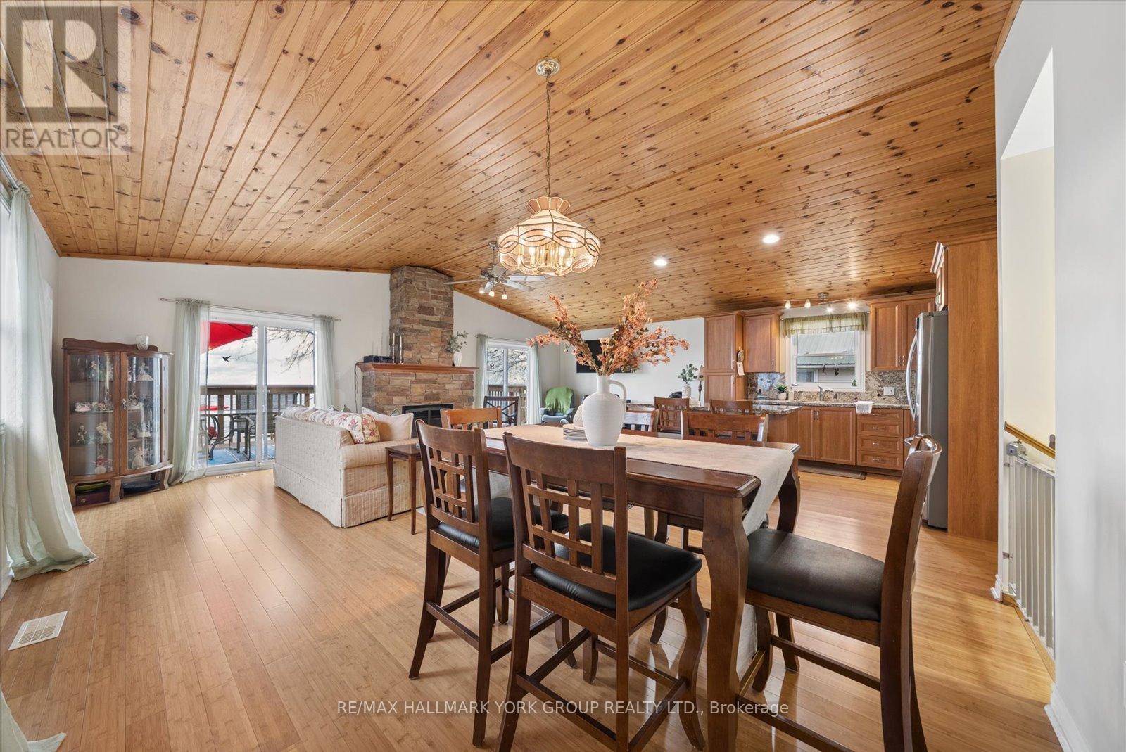 168 IRVING DRIVE - 10