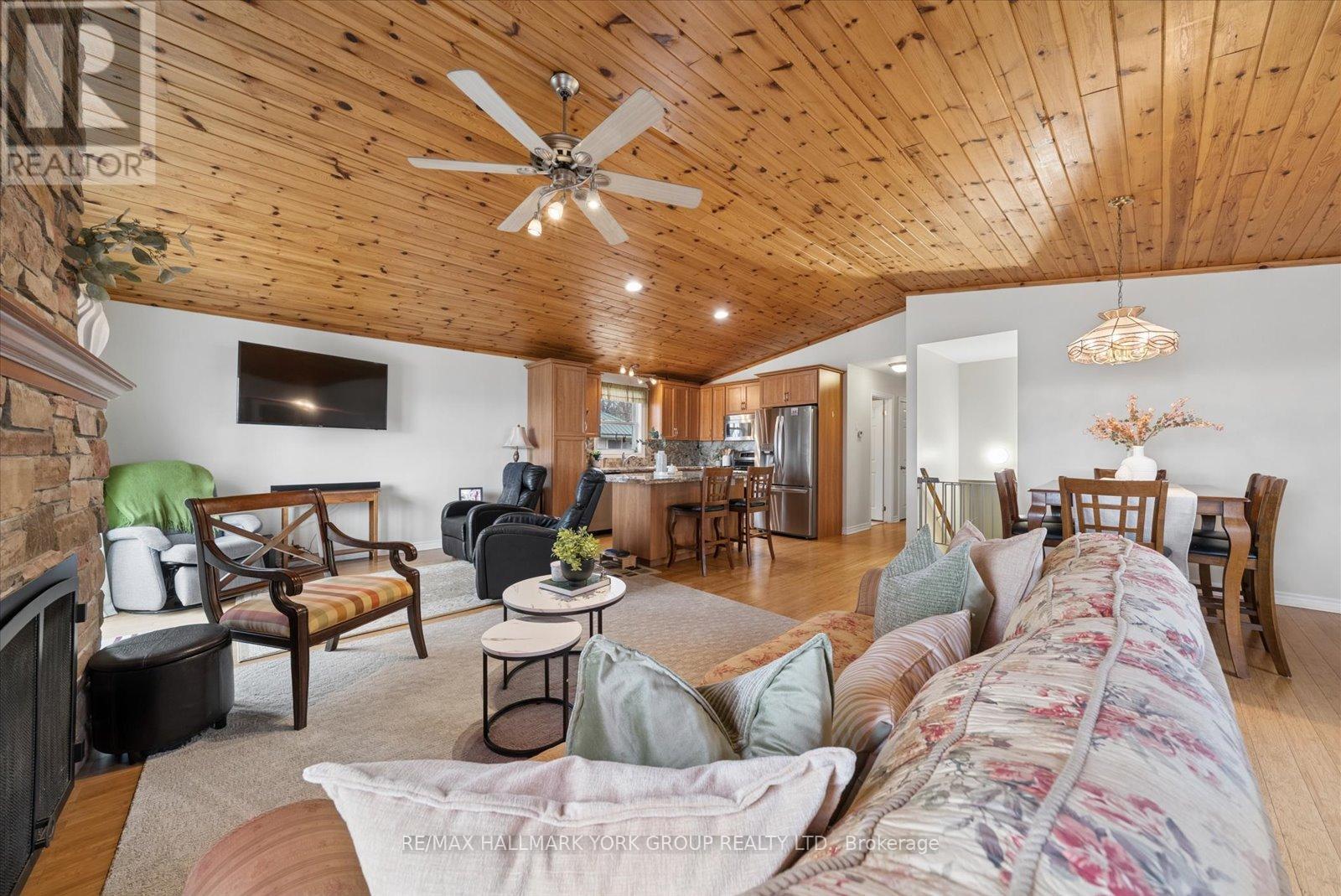 168 IRVING DRIVE - 11