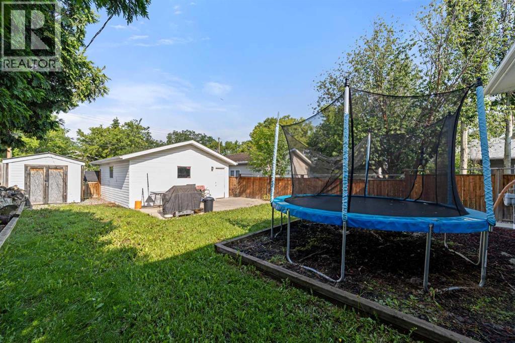 5224 43 Street - 6