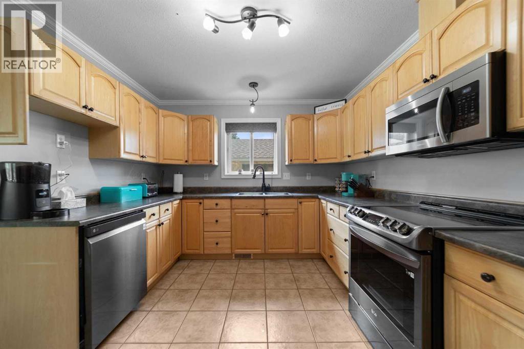 5224 43 Street - 10