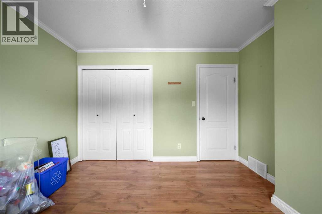 5224 43 Street - 20