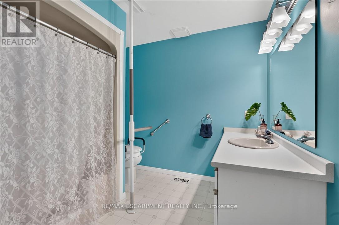 11 GARDEN DRIVE - Image 20