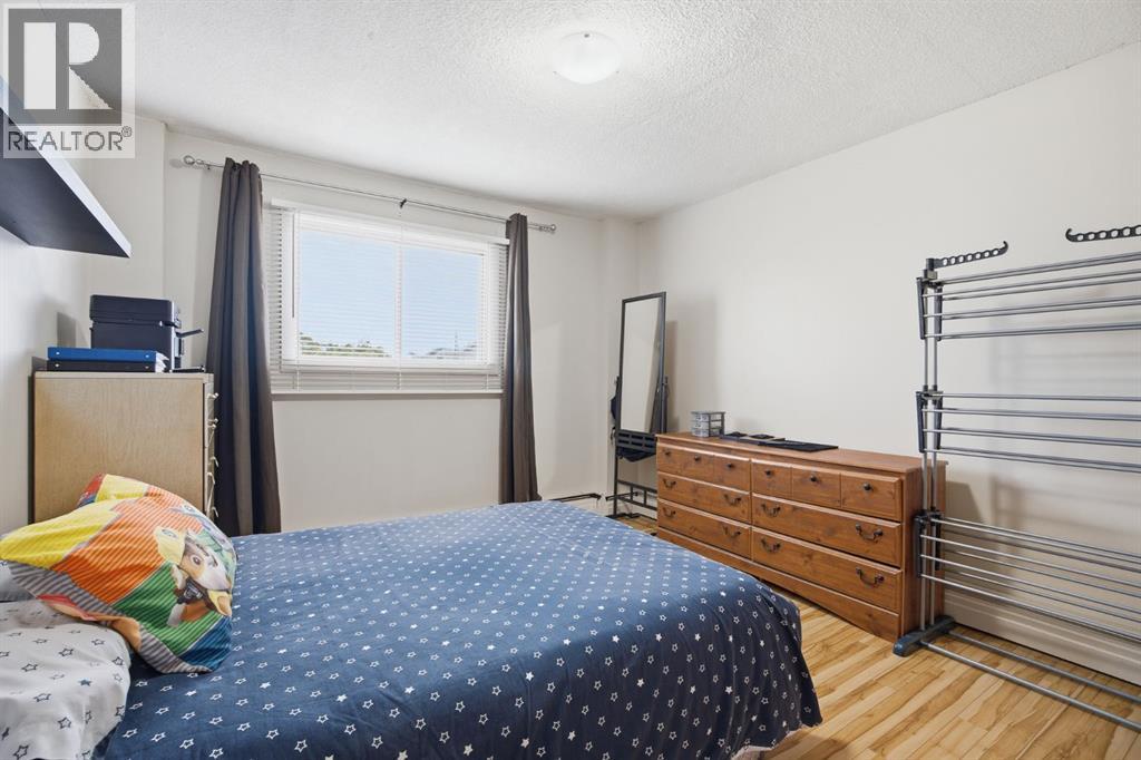 1405 17 Avenue NW - 22