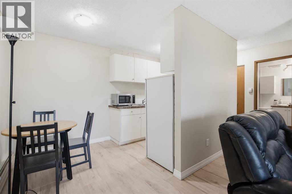 1405 17 Avenue NW - 30