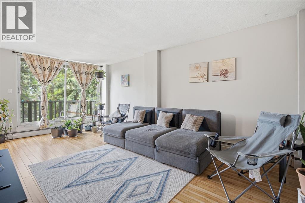 1405 17 Avenue NW - 19