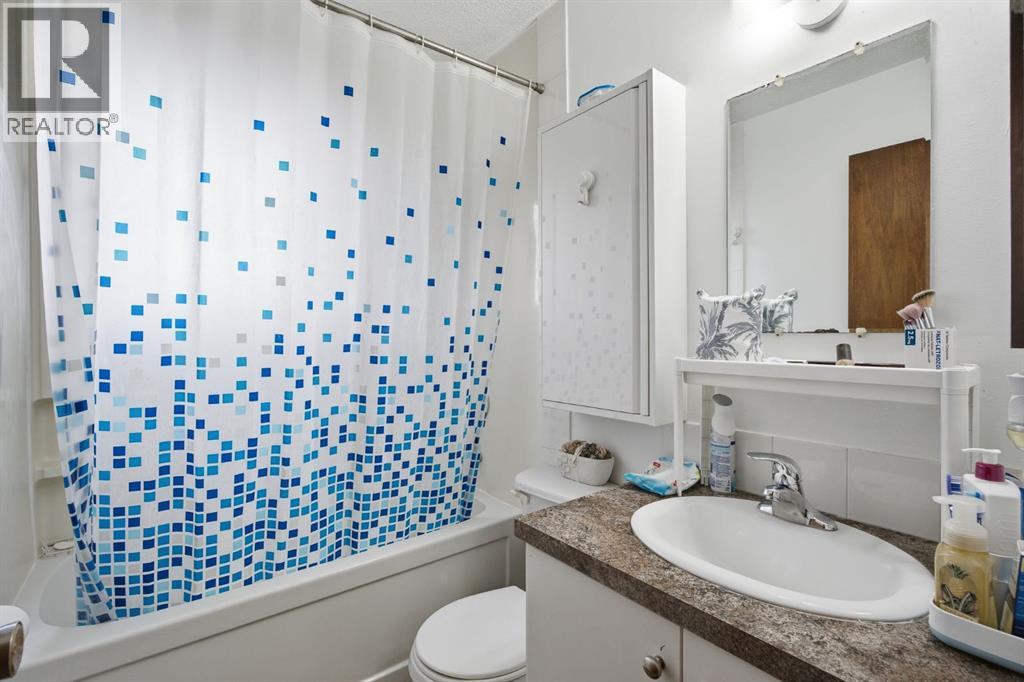 1405 17 Avenue NW - 25