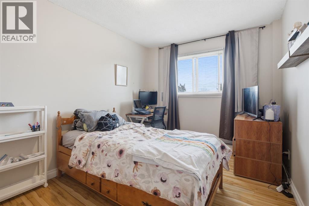 1405 17 Avenue NW - 24