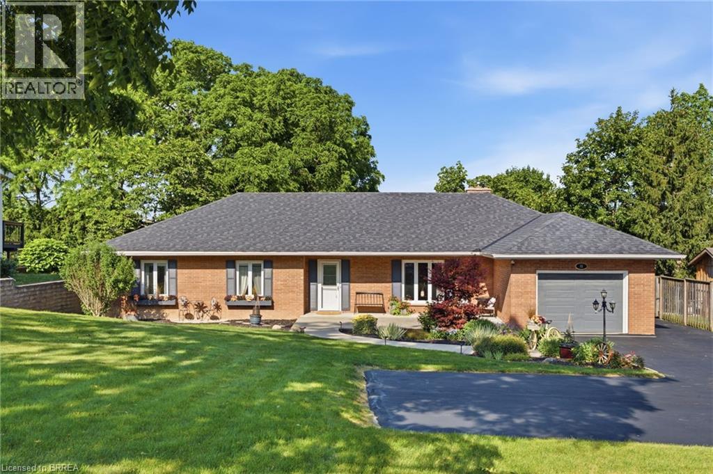 3-bedroom home for sale at 58 MUNSEE Street N, Cayuga ON · photo 1 of 35