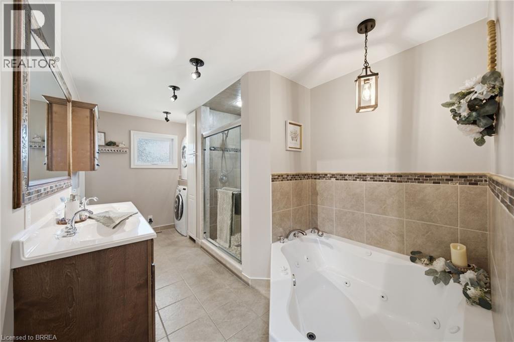 3-bedroom home for sale at 58 MUNSEE Street N, Cayuga ON · photo 16 of 35