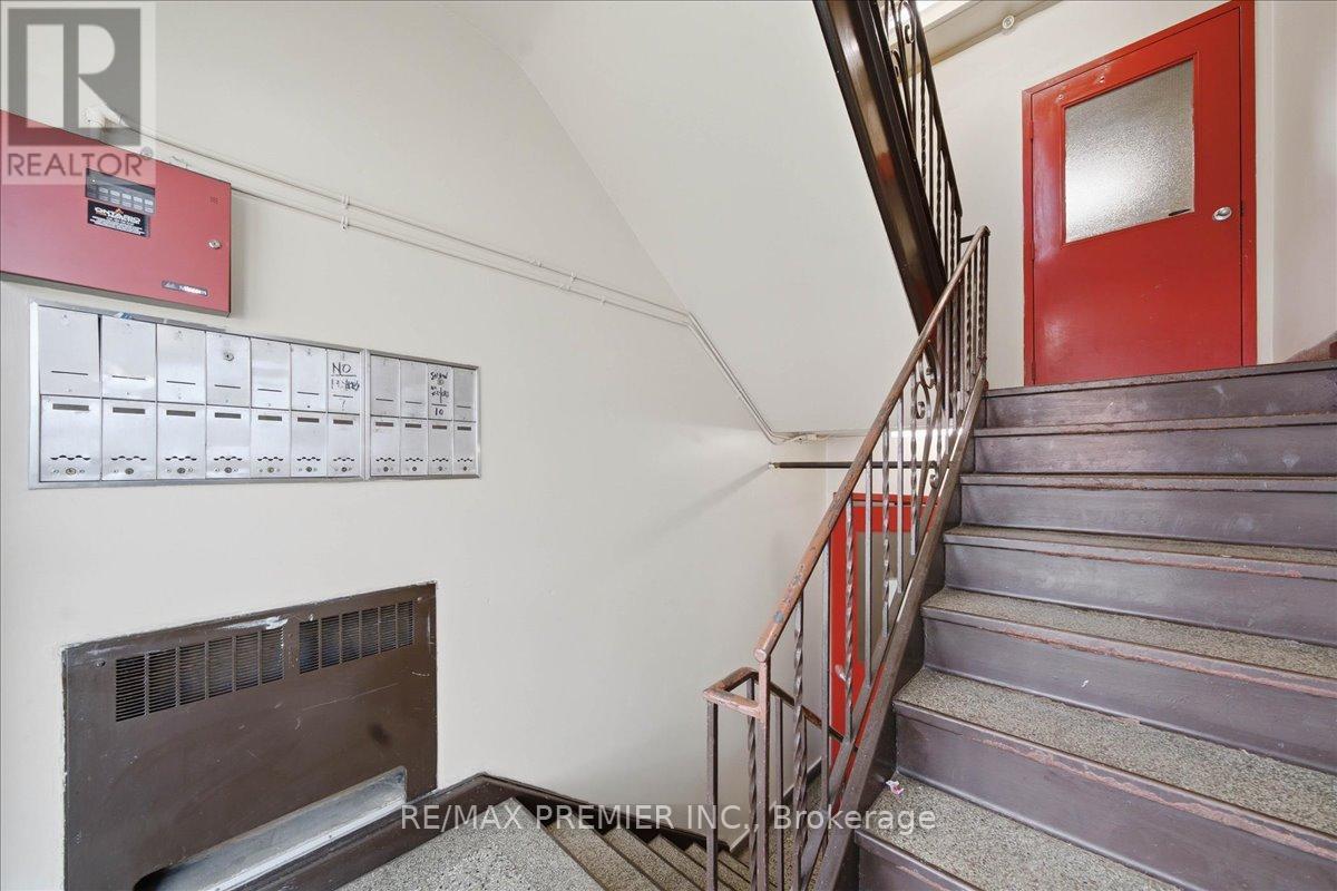 280 WEIR STREET N - 3