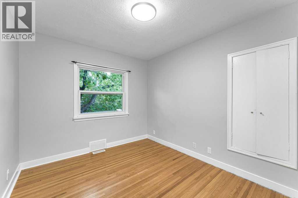 2216 19 Street SW — photo 23
