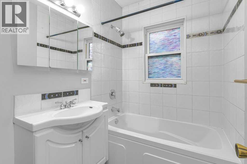 2216 19 Street SW - 26