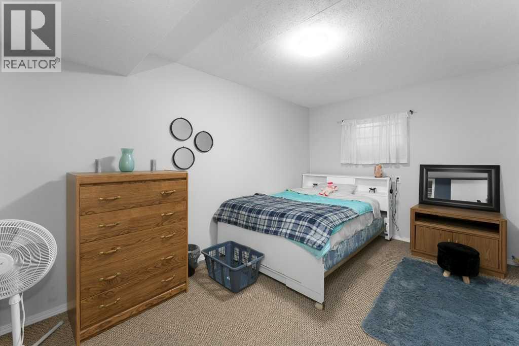 2216 19 Street SW - 27