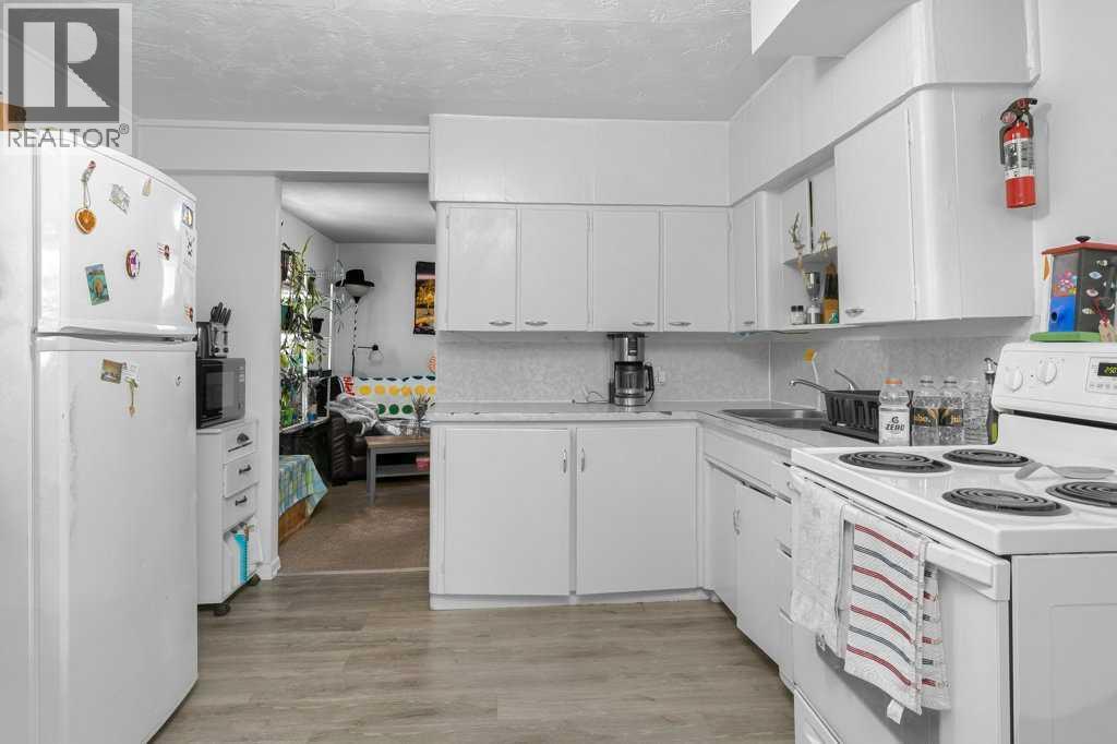 2216 19 Street SW — photo 30