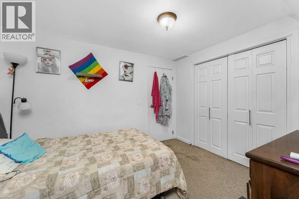 2216 19 Street SW — photo 32