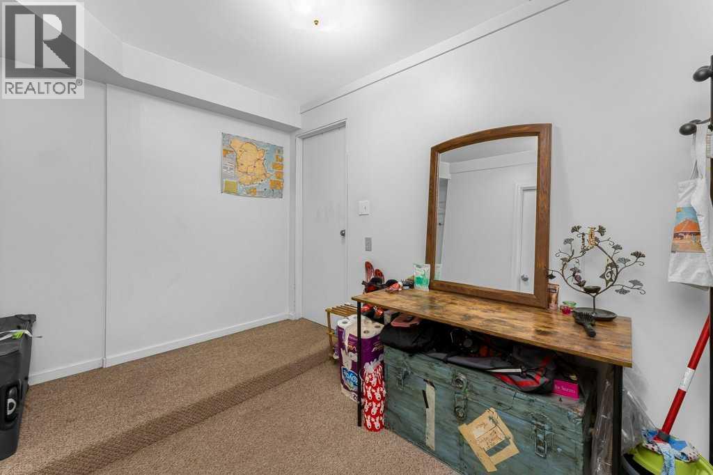 2216 19 Street SW - 35