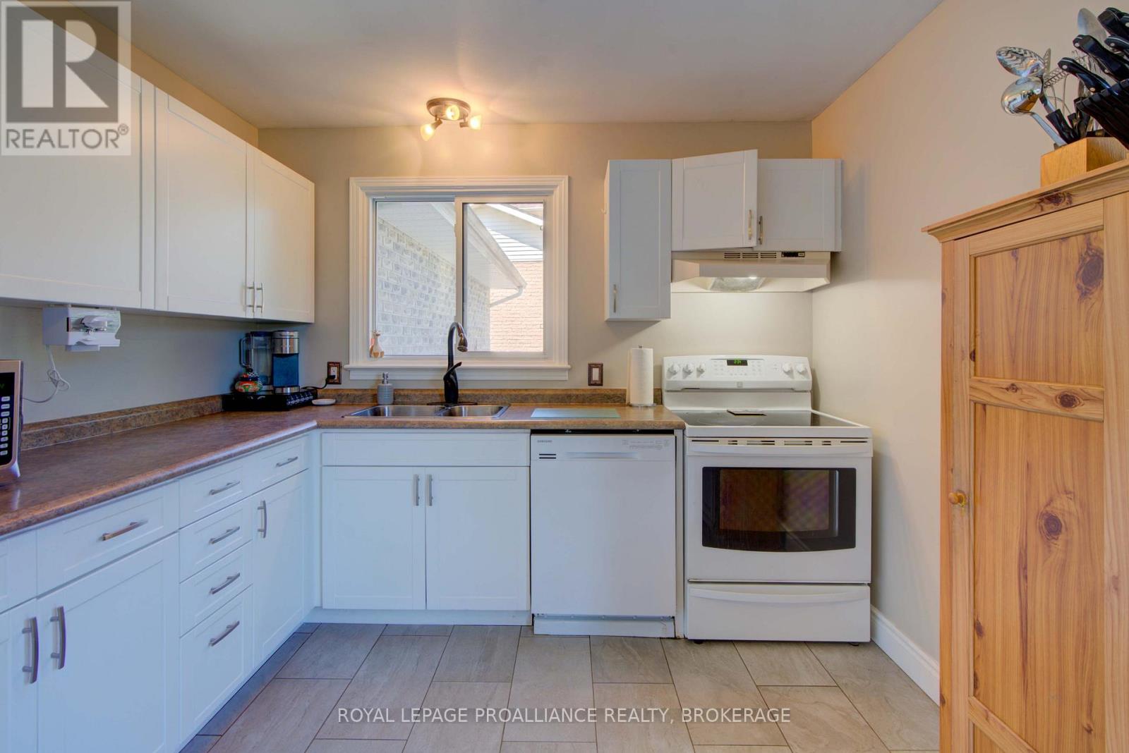 1078 LOMBARDY STREET - 13
