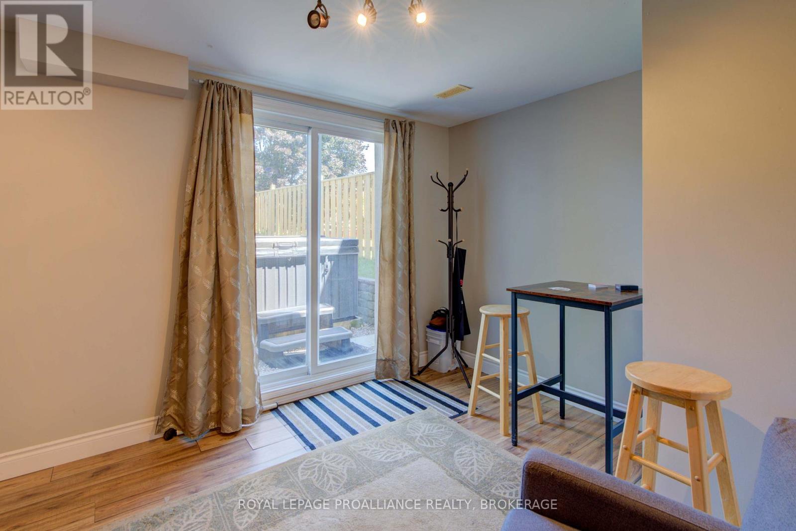 1078 LOMBARDY STREET - 28