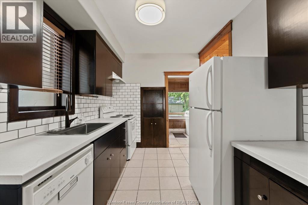 537 McEwan AVENUE - 12