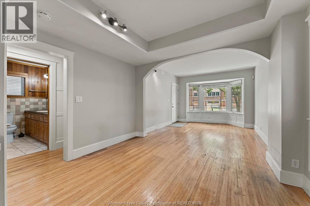 537 McEwan AVENUE - 10