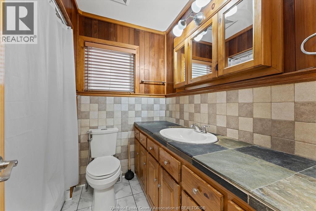 537 McEwan AVENUE - 17