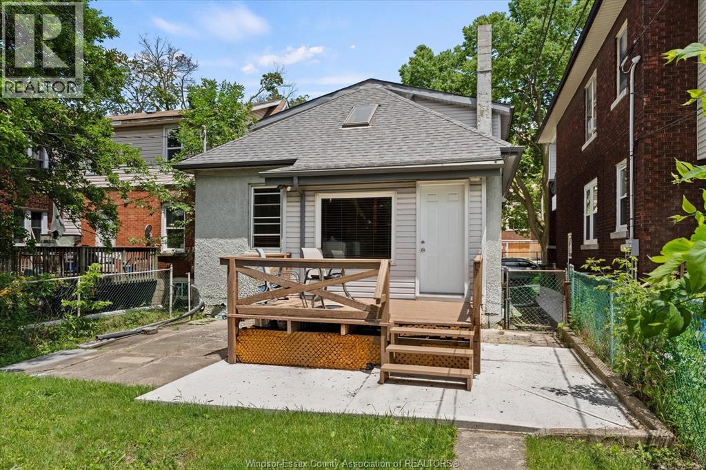 537 McEwan AVENUE - 27