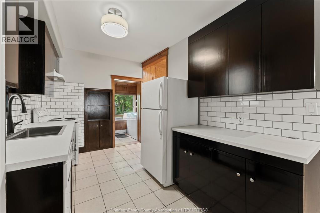 537 McEwan AVENUE - 11