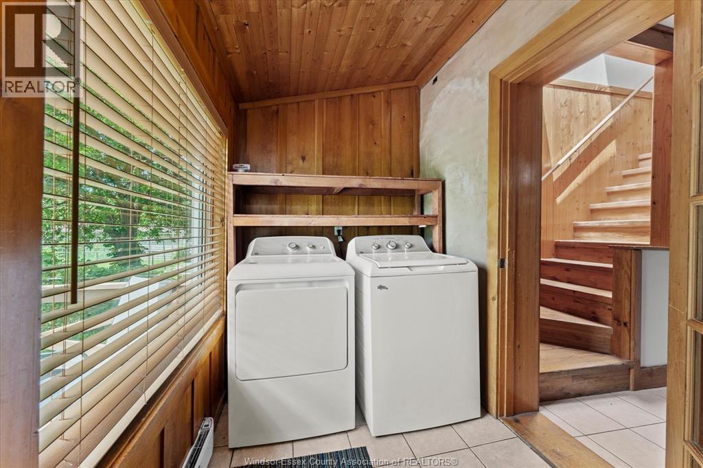 537 McEwan AVENUE - 19