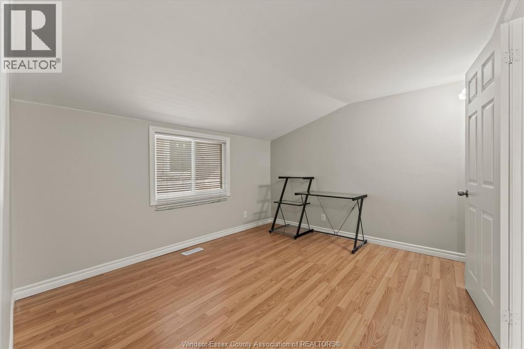 537 McEwan AVENUE - 20