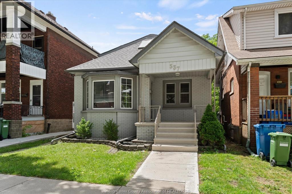 537 McEwan AVENUE - 3