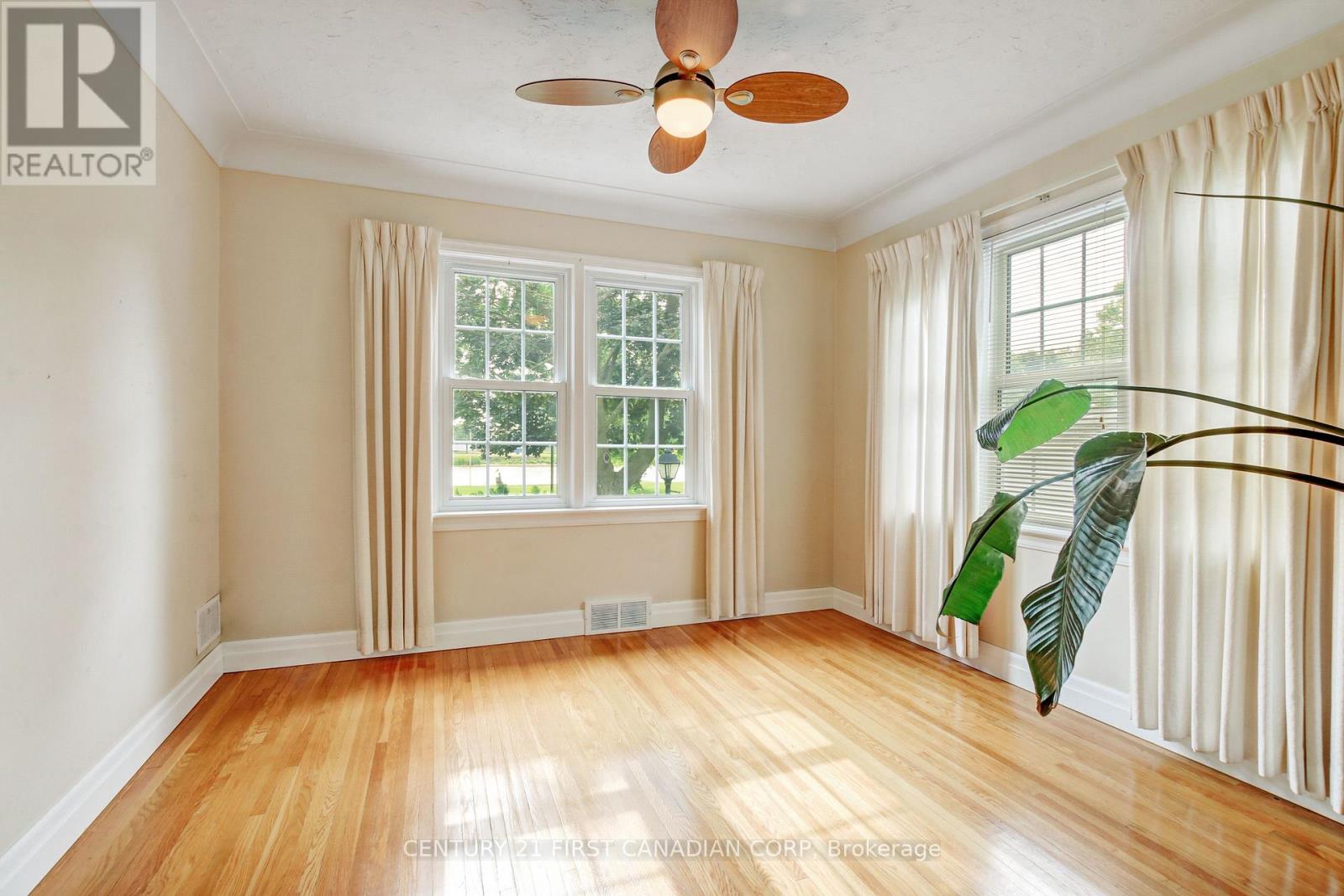 26 GRAND AVENUE - 25