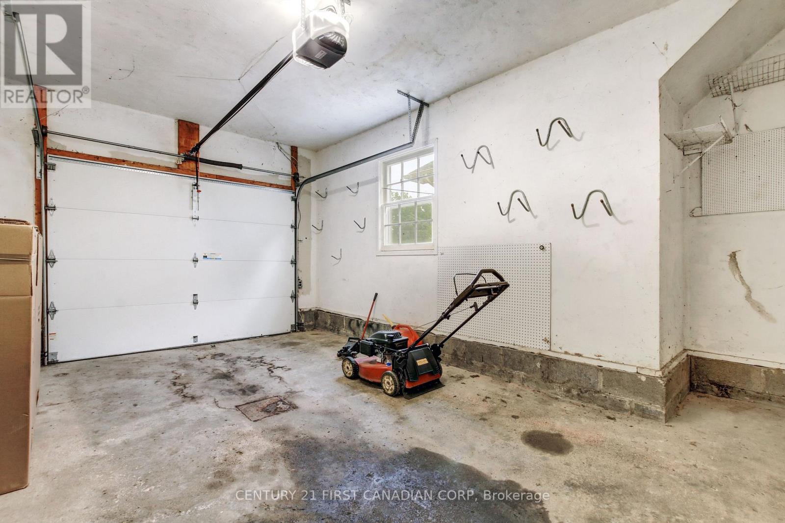 26 GRAND AVENUE - 30