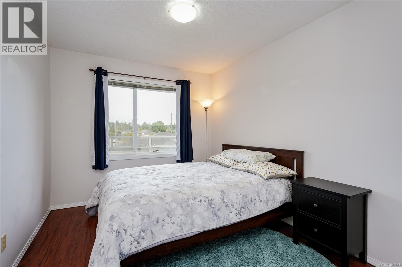 308 3921 Shelbourne St, Saanich