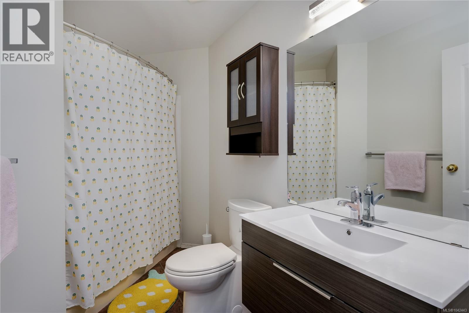 308 3921 Shelbourne St, Saanich