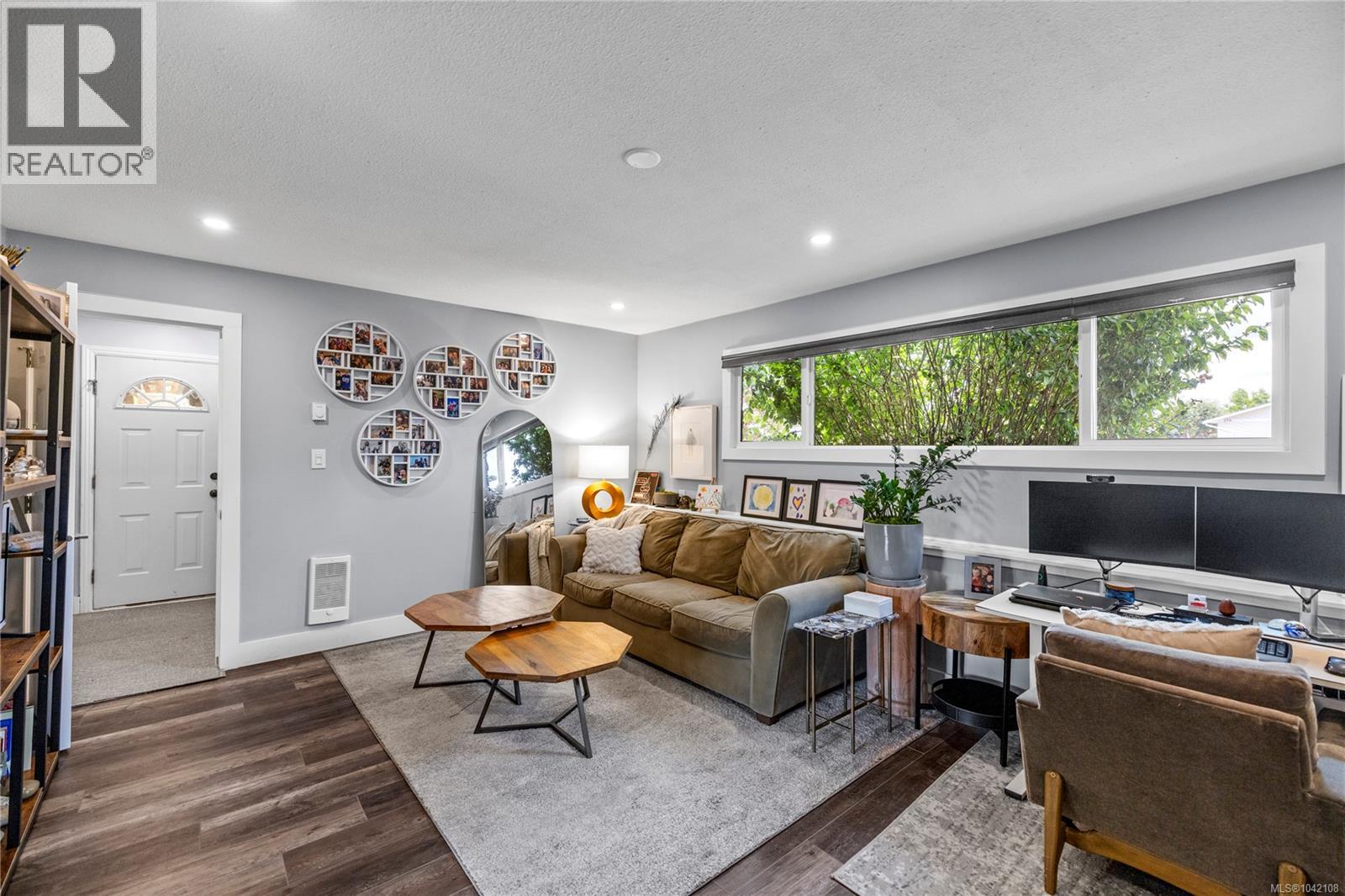 384 McKillop Dr - 11
