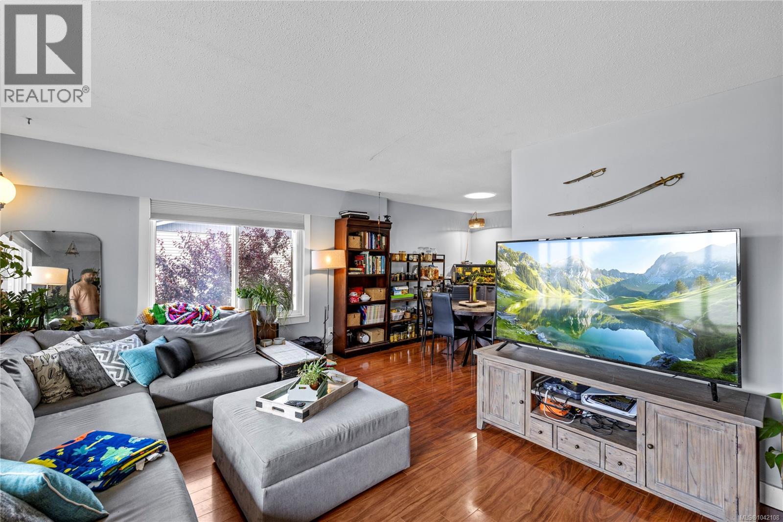 384 McKillop Dr - 24
