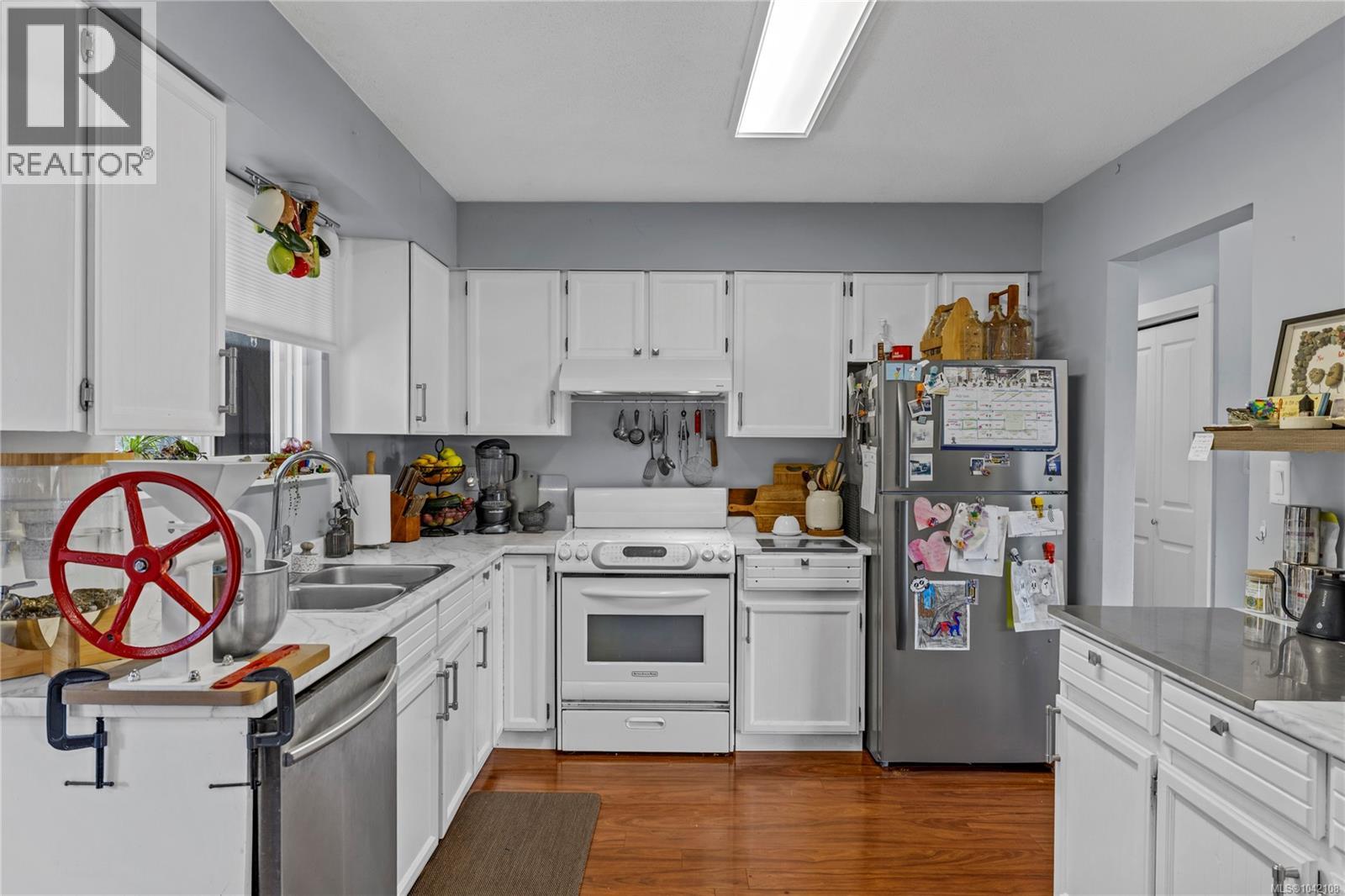 384 McKillop Dr - 30