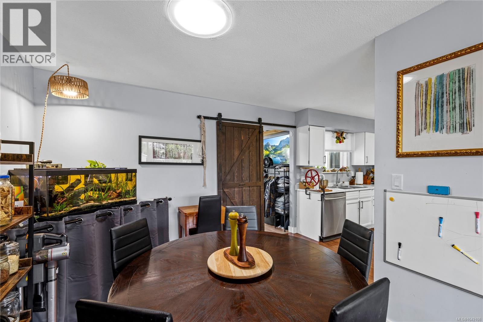 384 McKillop Dr - 4