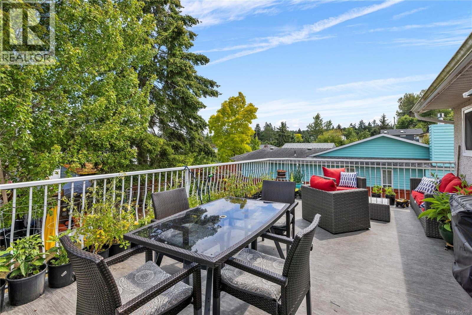 384 McKillop Dr - 42