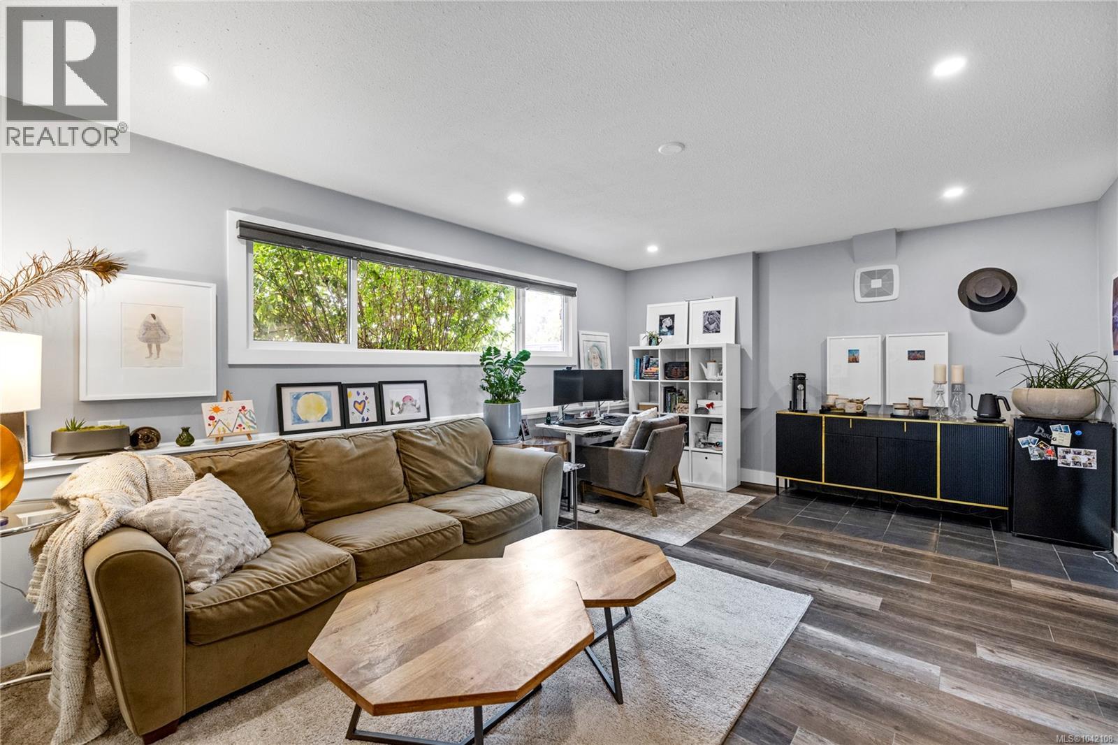 384 McKillop Dr - 5