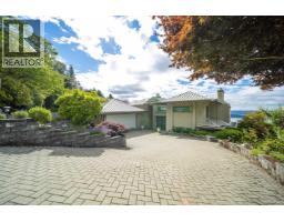 1572 Chippendale Court, West Vancouver, BC V7S3G6 Photo 6