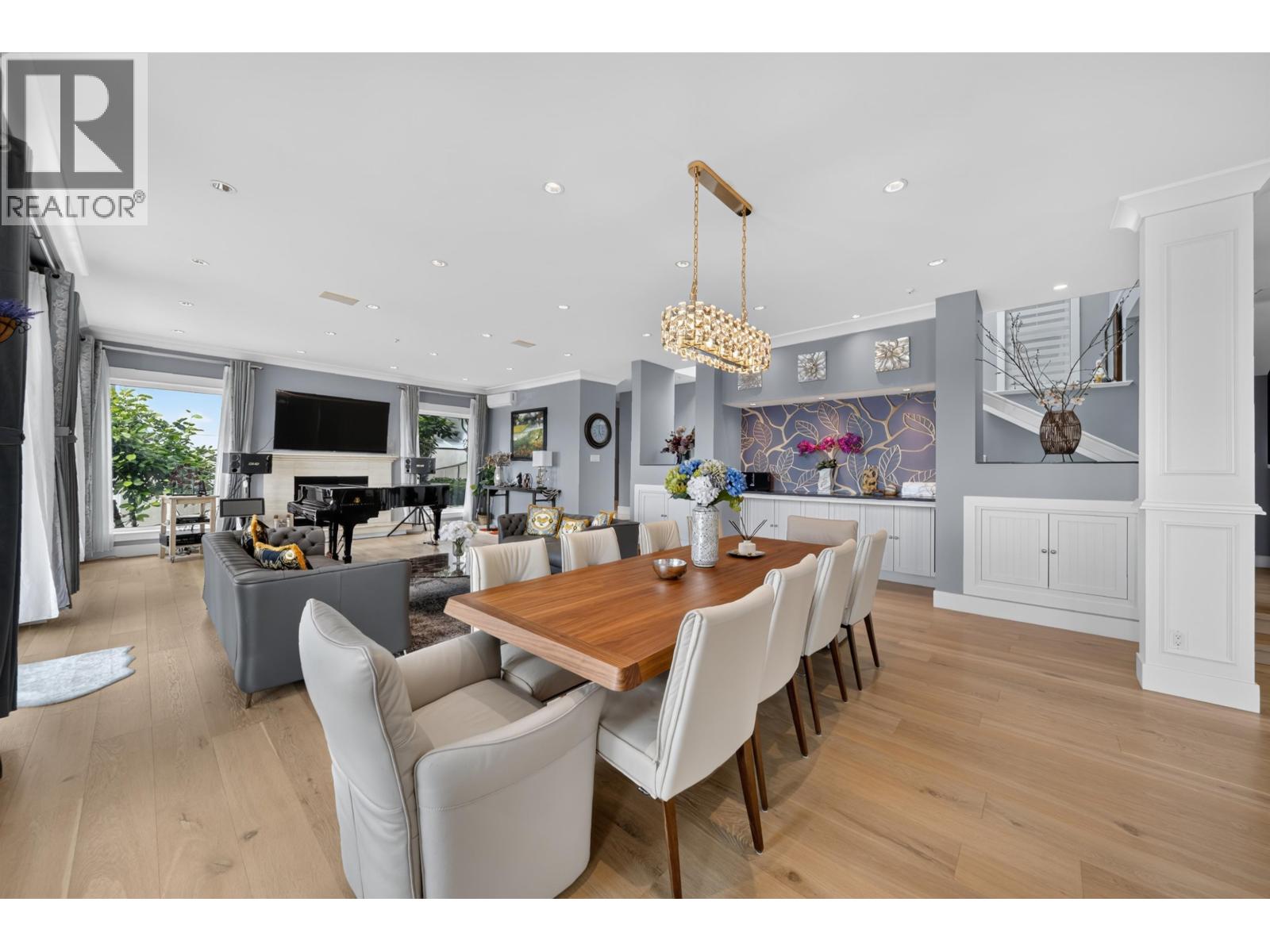 1572 CHIPPENDALE COURT, West Vancouver
